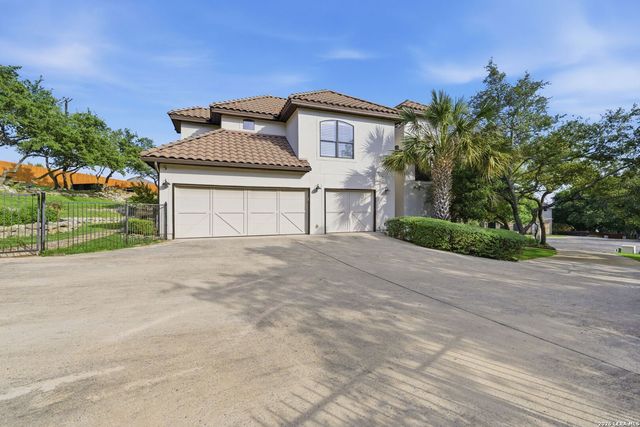 7805 Colonial Woods, Boerne, TX 78015