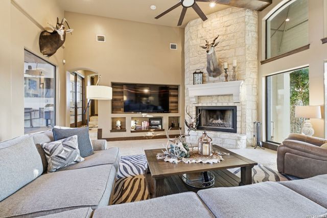 7805 Colonial Woods, Boerne, TX 78015