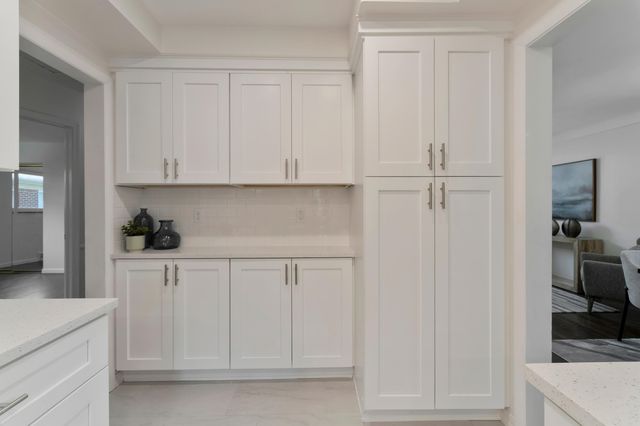 15241 Pearson Street, Oak Park City, MI 48237