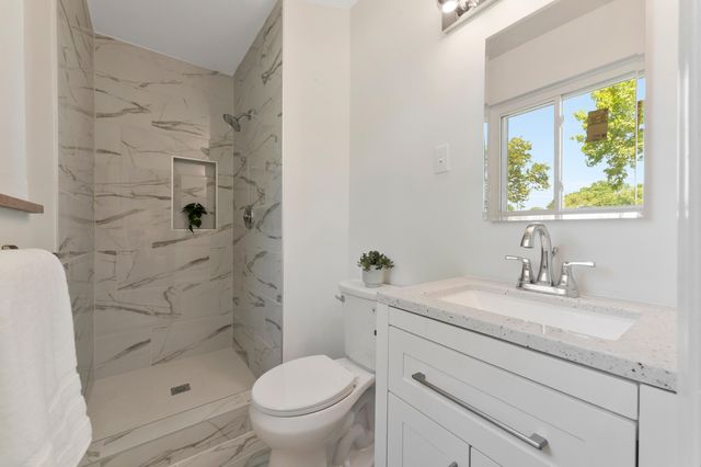 15241 Pearson Street, Oak Park City, MI 48237