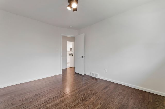 15241 Pearson Street, Oak Park City, MI 48237