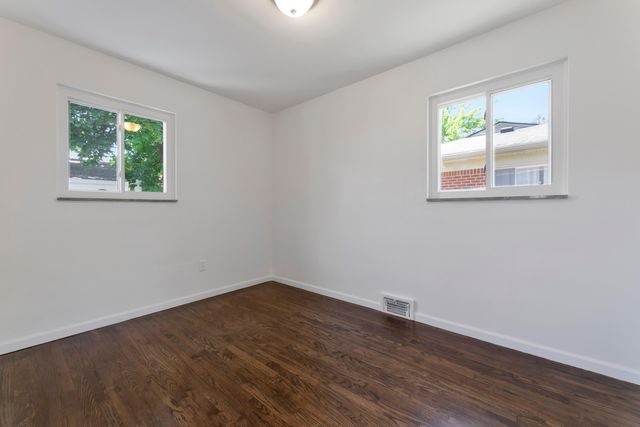 15241 Pearson Street, Oak Park City, MI 48237