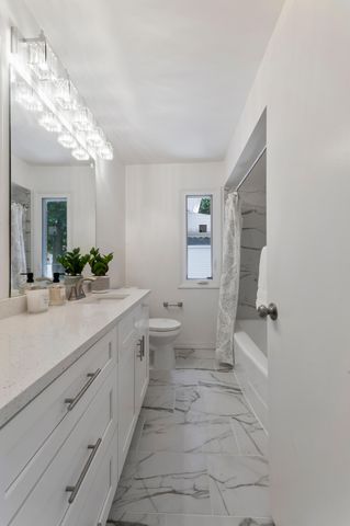 15241 Pearson Street, Oak Park City, MI 48237