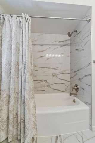15241 Pearson Street, Oak Park City, MI 48237