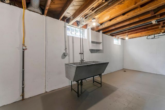 15241 Pearson Street, Oak Park City, MI 48237