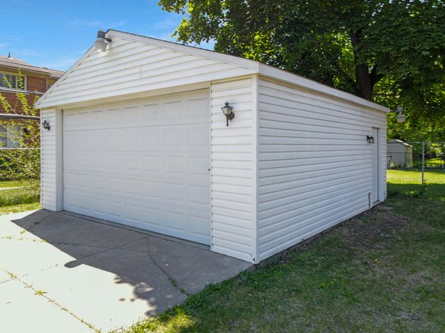 15241 Pearson Street, Oak Park City, MI 48237