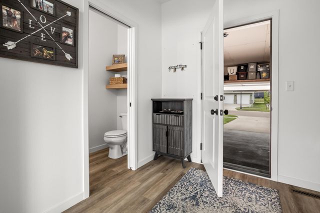 1038 Ashley Drive W, West Fargo, ND 58078