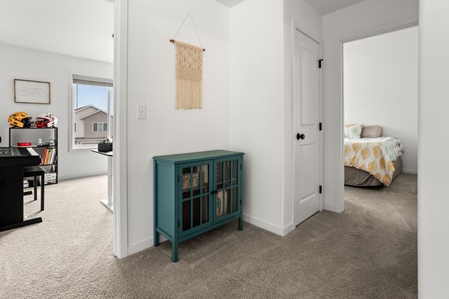 1038 Ashley Drive W, West Fargo, ND 58078