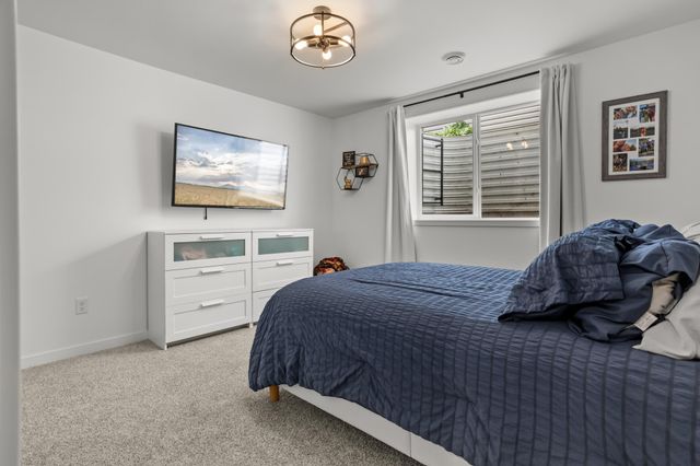 1038 Ashley Drive W, West Fargo, ND 58078