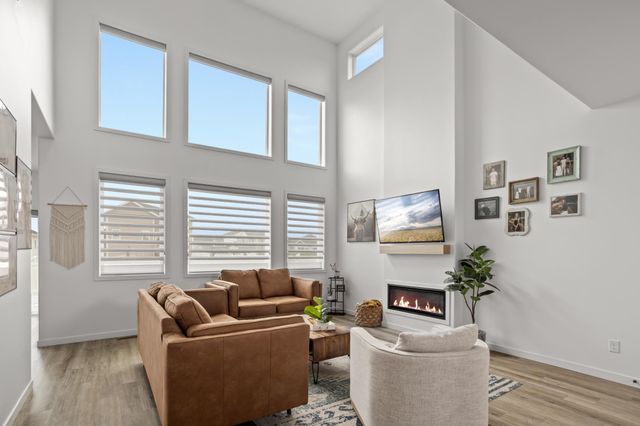 1038 Ashley Drive W, West Fargo, ND 58078