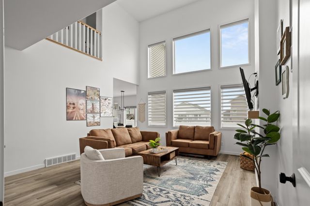 1038 Ashley Drive W, West Fargo, ND 58078
