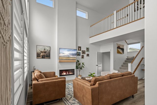 1038 Ashley Drive W, West Fargo, ND 58078