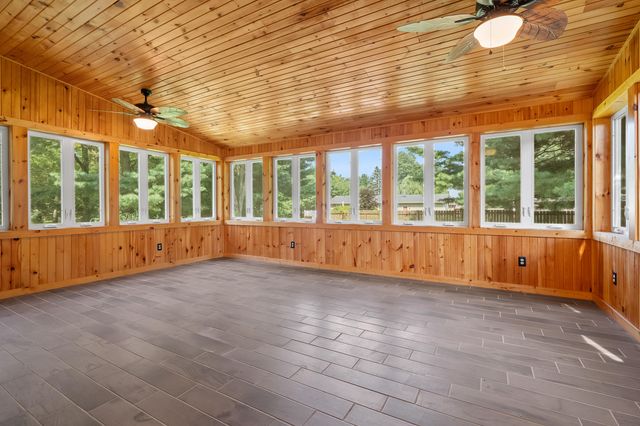 8218 N 37th Street, Ross Twp, MI 49083