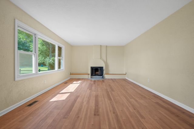 8218 N 37th Street, Ross Twp, MI 49083