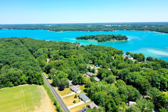 8218 N 37th Street, Ross Twp, MI 49083