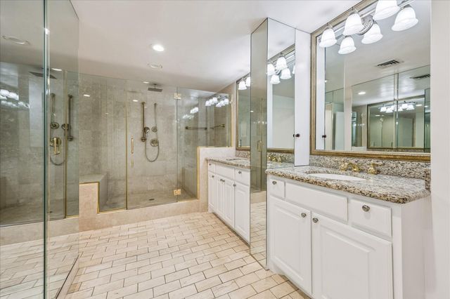 21 Briar Hollow Lane 501, Houston, TX 77027
