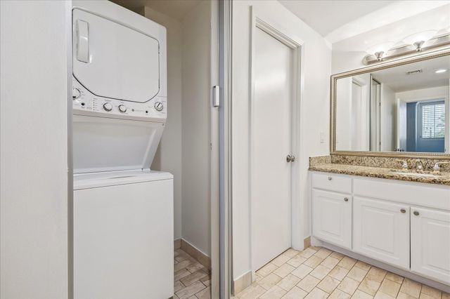 21 Briar Hollow Lane 501, Houston, TX 77027