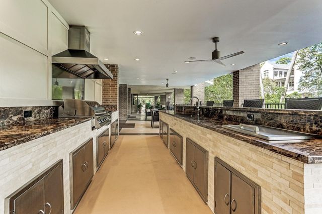 21 Briar Hollow Lane 501, Houston, TX 77027
