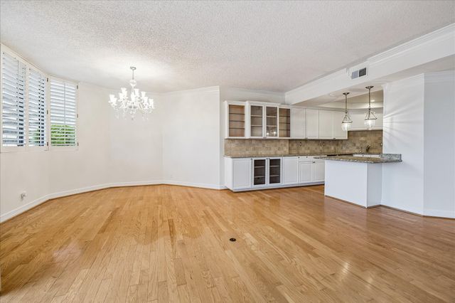 21 Briar Hollow Lane 501, Houston, TX 77027