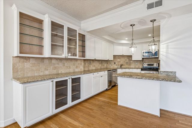 21 Briar Hollow Lane 501, Houston, TX 77027