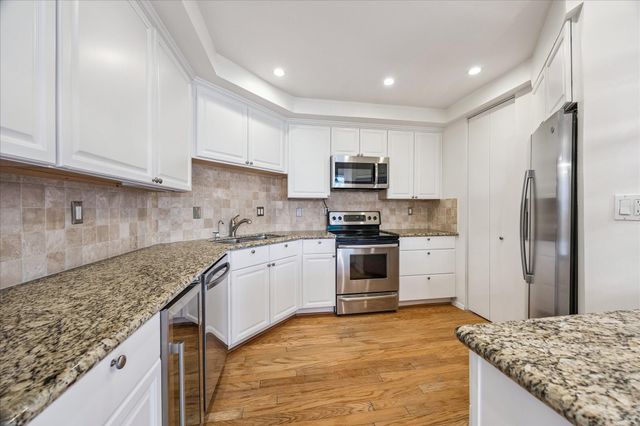 21 Briar Hollow Lane 501, Houston, TX 77027