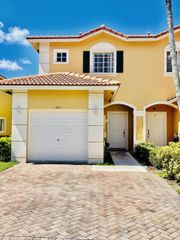 521 Princess Drive 521, Margate, FL 33068
