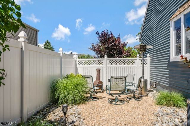 7 Center Pl, Middlesex Boro, NJ 08846