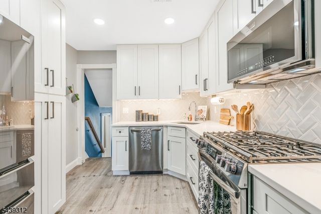 7 Center Pl, Middlesex Boro, NJ 08846