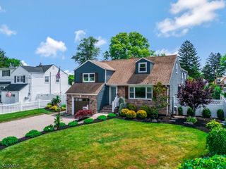 7 Center Pl, Middlesex Boro, NJ 08846