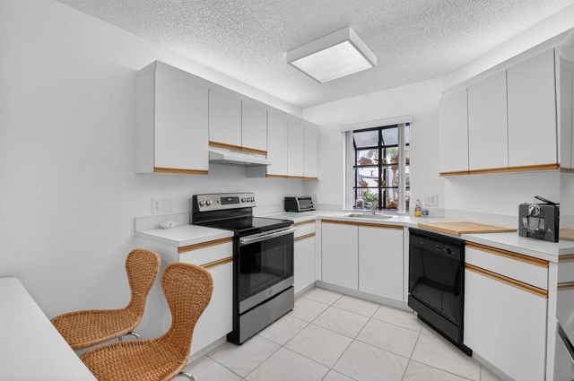 5226 Europa Drive H, Boynton Beach, FL 33437