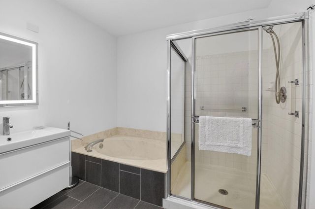 5226 Europa Drive H, Boynton Beach, FL 33437