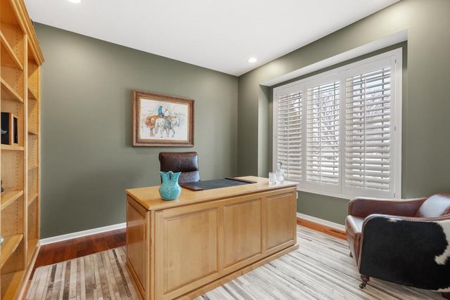 10556 Prairie Lakes Drive, Eden Prairie, MN 55344