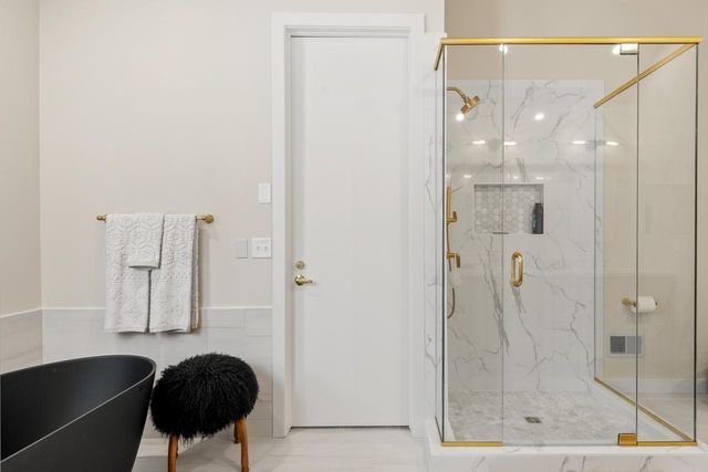 10556 Prairie Lakes Drive, Eden Prairie, MN 55344