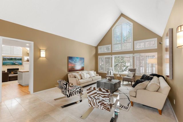 10556 Prairie Lakes Drive, Eden Prairie, MN 55344