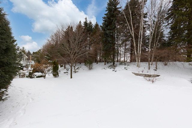 10556 Prairie Lakes Drive, Eden Prairie, MN 55344