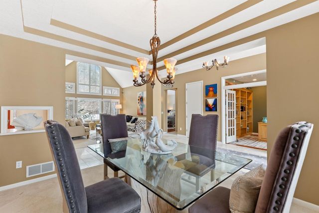 10556 Prairie Lakes Drive, Eden Prairie, MN 55344