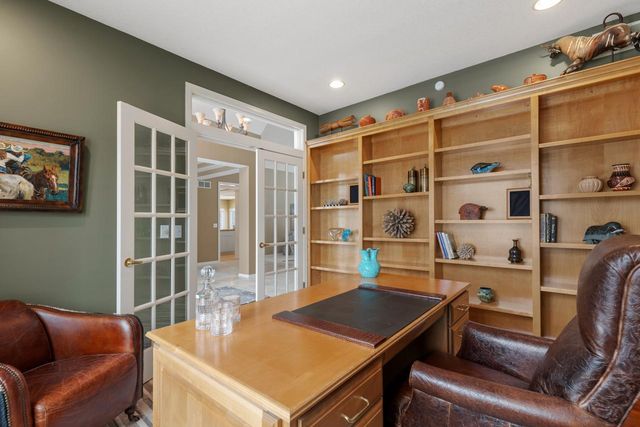 10556 Prairie Lakes Drive, Eden Prairie, MN 55344