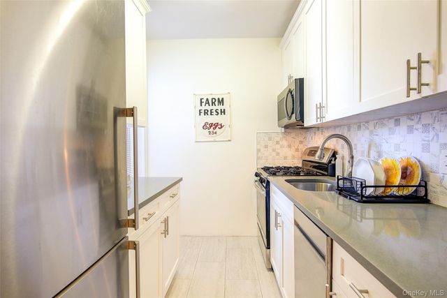 77-35 113th Street 1H, Forest Hills, NY 11375