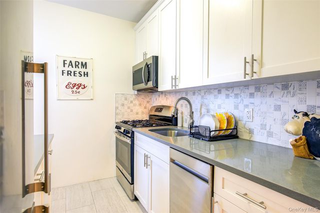 77-35 113th Street 1H, Forest Hills, NY 11375