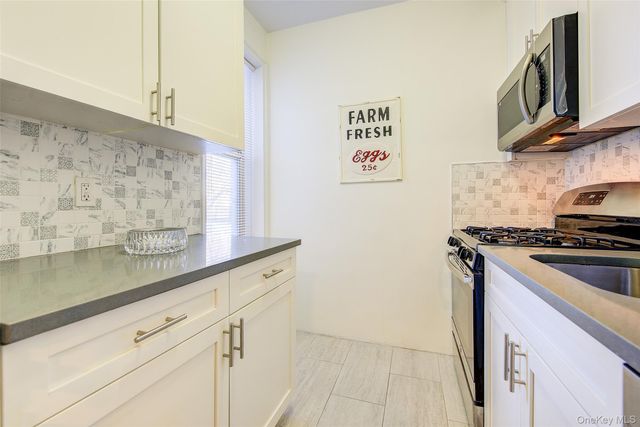 77-35 113th Street 1H, Forest Hills, NY 11375