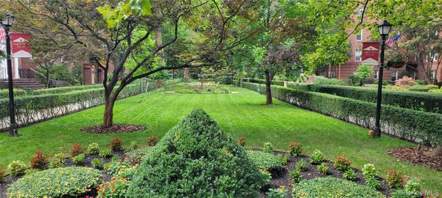 77-35 113th Street 1H, Forest Hills, NY 11375