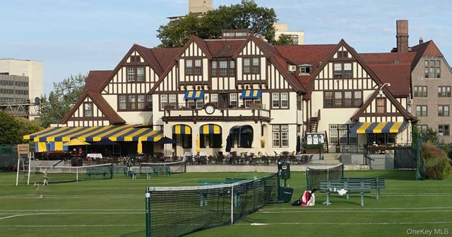 77-35 113th Street 1H, Forest Hills, NY 11375