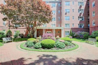 77-35 113th Street 1H, Forest Hills, NY 11375