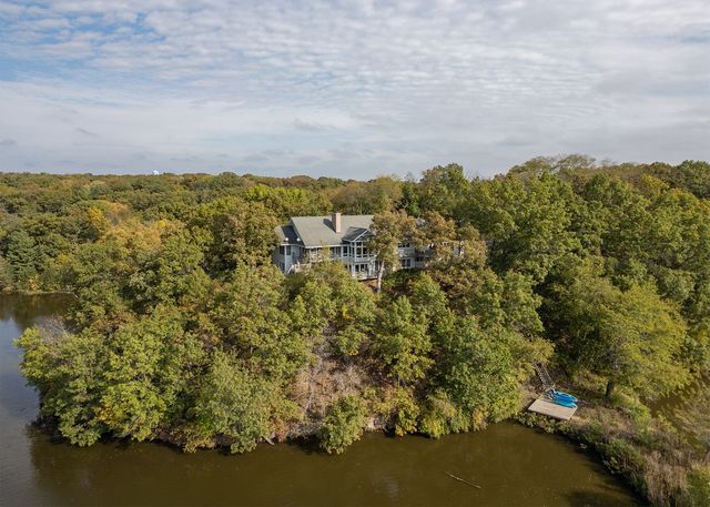 1024 White Pine Drive, Dixon, IL 61021