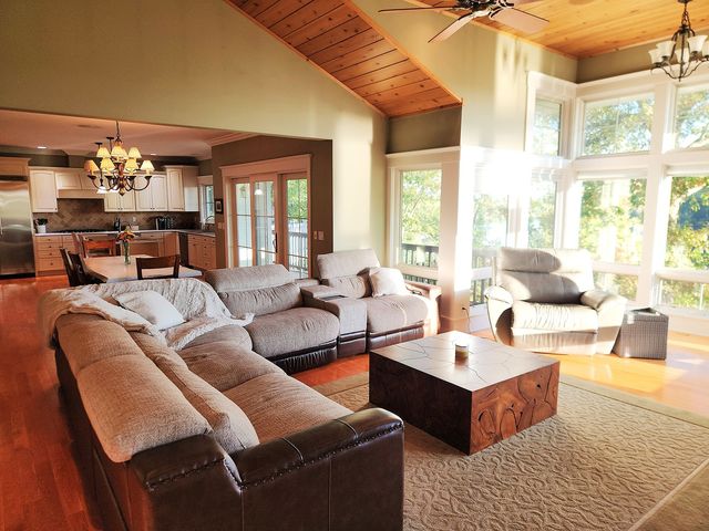 1024 White Pine Drive, Dixon, IL 61021