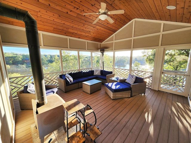 1024 White Pine Drive, Dixon, IL 61021