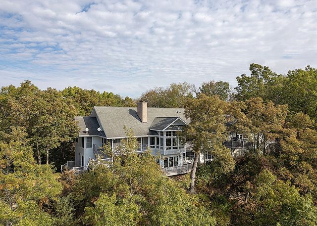 1024 White Pine Drive, Dixon, IL 61021