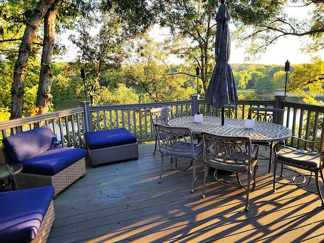 1024 White Pine Drive, Dixon, IL 61021