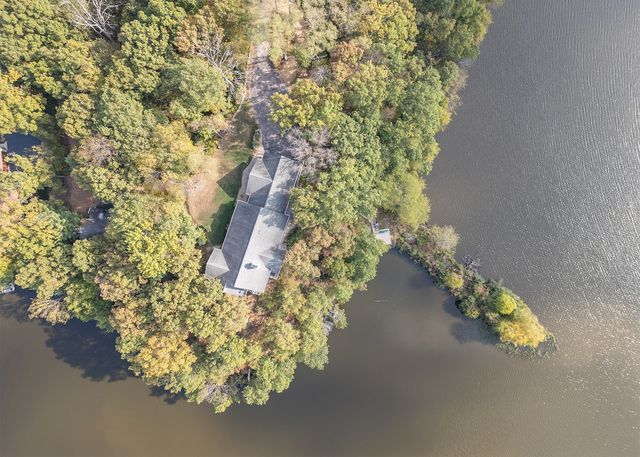 1024 White Pine Drive, Dixon, IL 61021