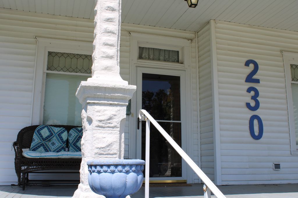 Image 2 of property listing at 230 N Cherry Street, Centralia, IL 62801